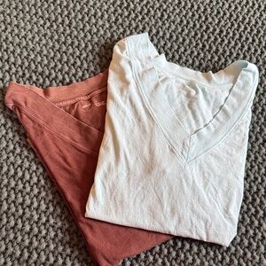 Aerie Cozy cotton oversized v neck    Tee. Rust brown  and Creamy teal